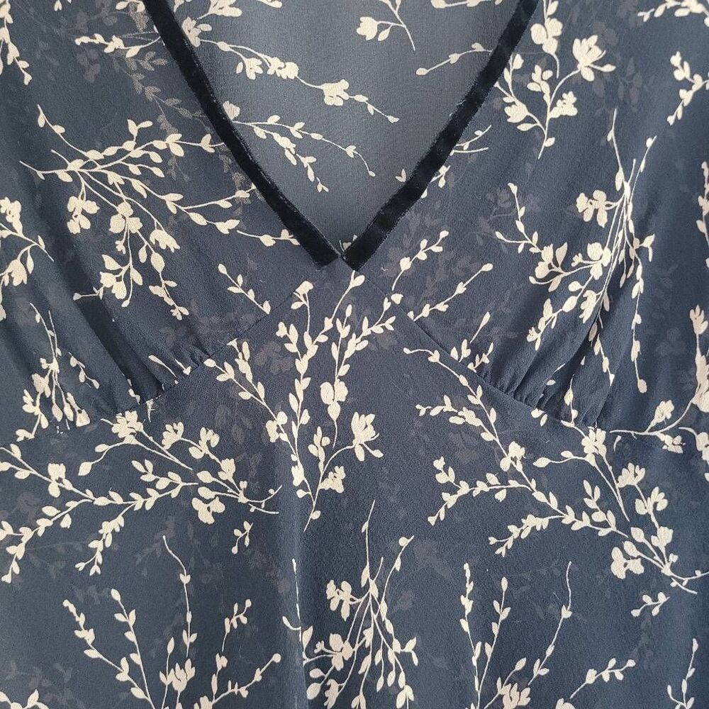 Vintage Y2K Banana Republic 100% silk‎ babydoll top dark floral whimsigoth goth - Picture 6 of 13
